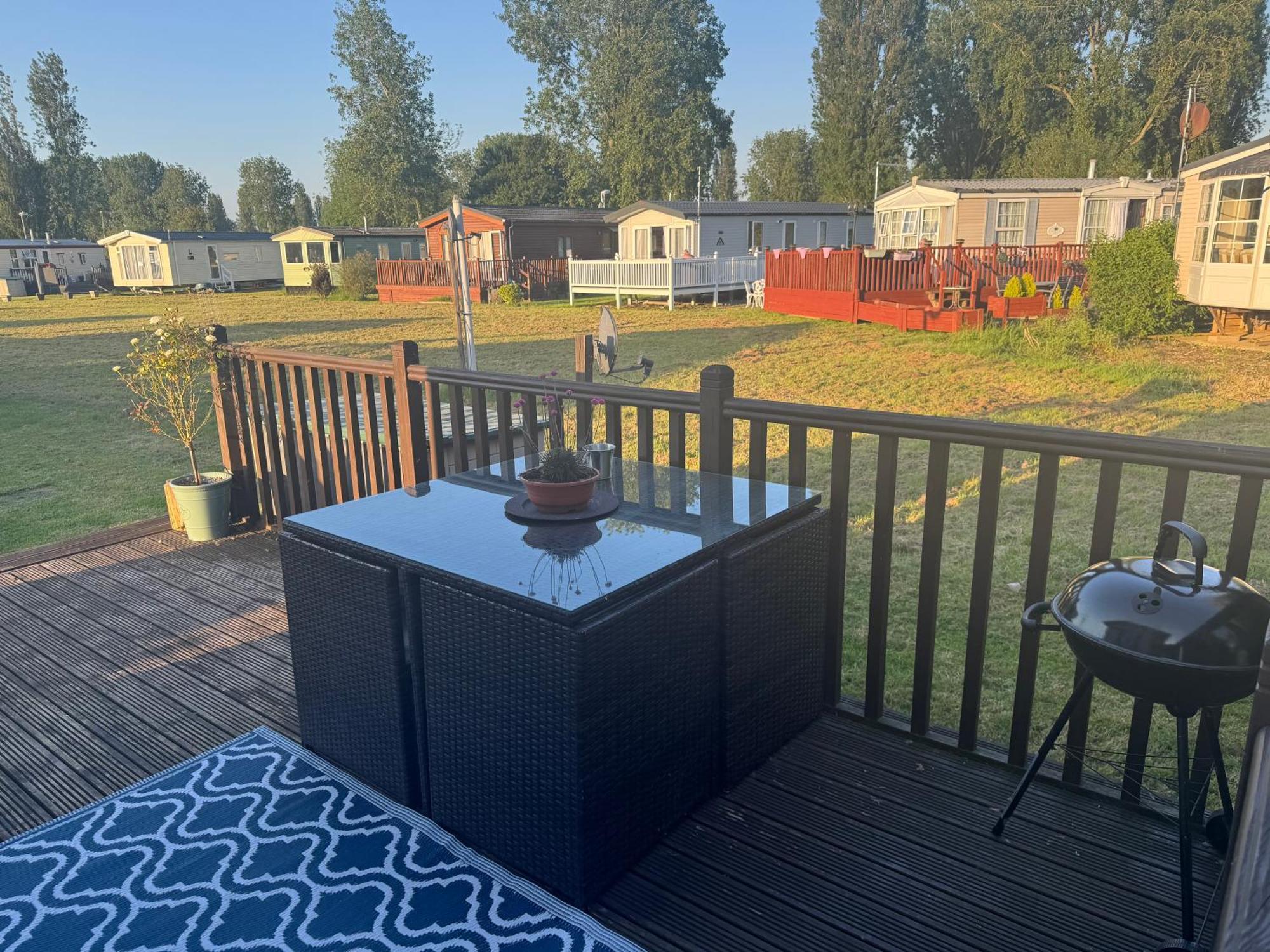 Beautiful 2 Bedroom Caravan On Billing Aquadrome Нортхемптон Экстерьер фото